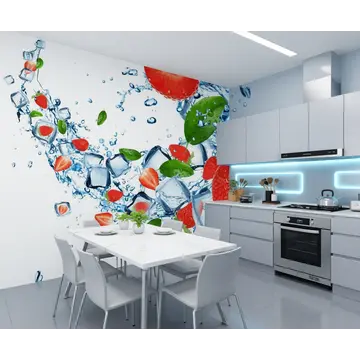 3Д Фотообои — Клубника в воде с кубиками льда