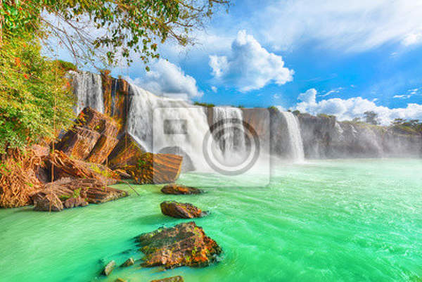 Фотообои с красивым водопадом