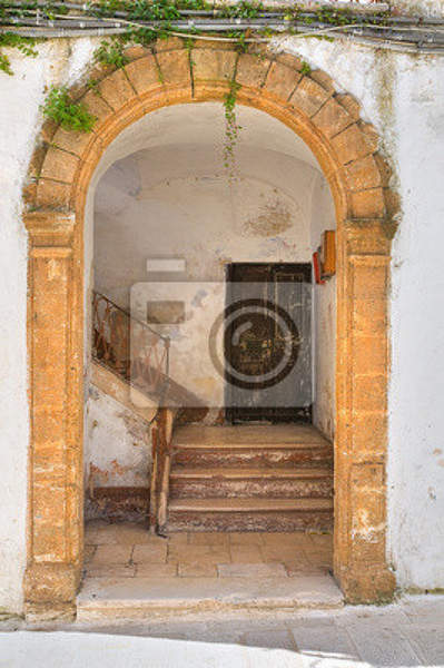 Фотообои со старой аркой