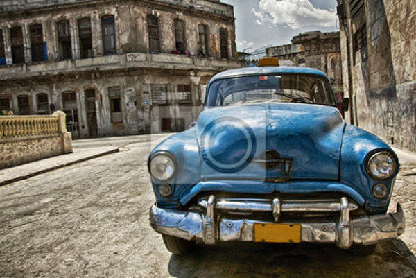 Фотообои с городом - Кубинский автомобиль на улице