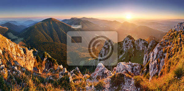 Фотообои на стену с горным пейзажем