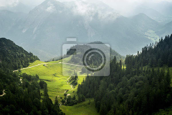 Фотообои с зеленым горным пейзажем