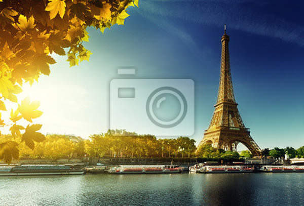 Фотообои - Эйфелева башня осенью