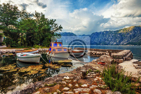 Фотообои - Лодки в маленькой бухте