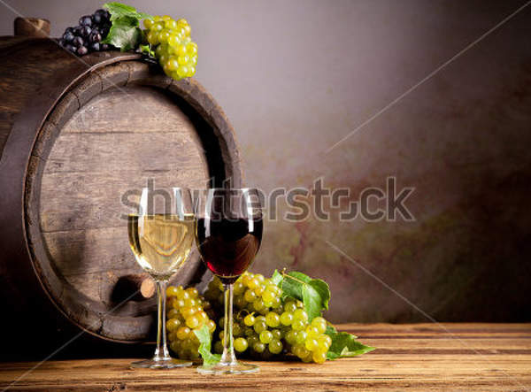 Фотообои с бочкой вина и бакалами