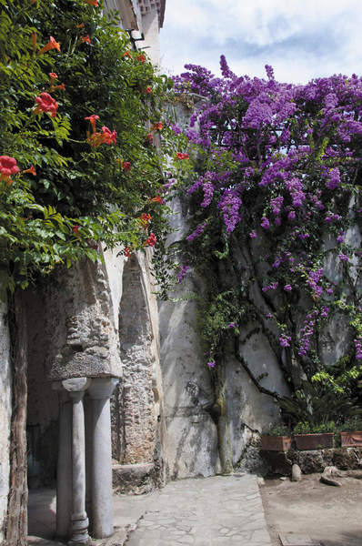 Фотообои с двориком на вилле в Амальфи