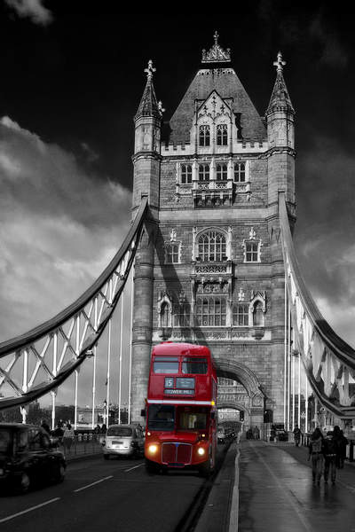 Тауэрский мост с красным лондонским автобусом