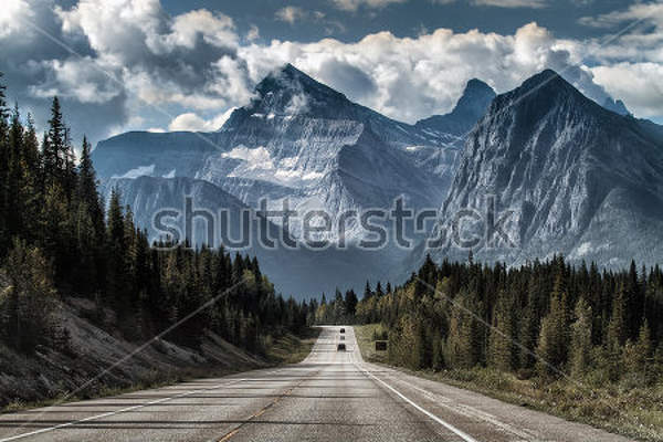 Фотообои с дорогой в горы
