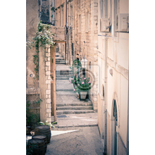 Фотообои на стену - Старая улочка с лестницей