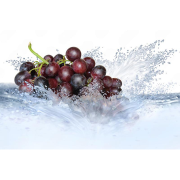 Обои с виноградом и брызгами воды.