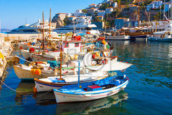 Фотообои с рыбацкими лодками в Греции артикул 10000198