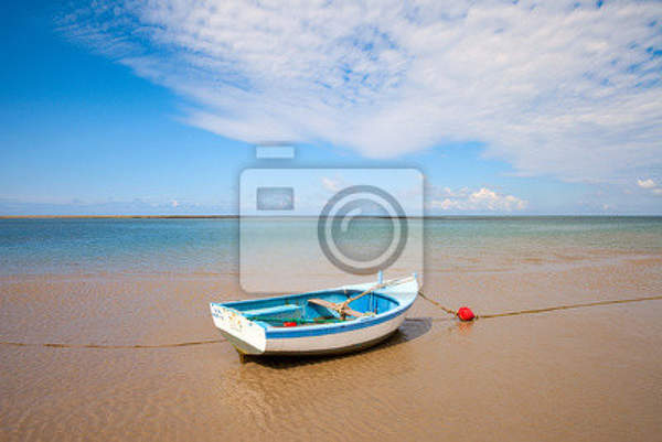Фотообои с лодкой на пляже артикул 10007362