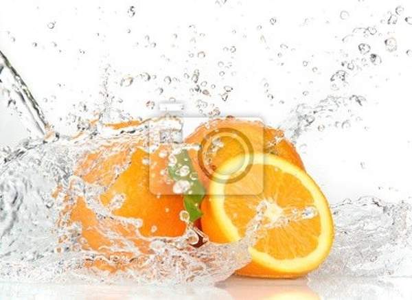 Фотообои с апельсинами в брызгах воды артикул 10001197