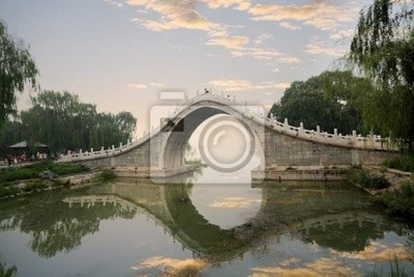 Фотообои с каменным мостом и аркой артикул 10000504