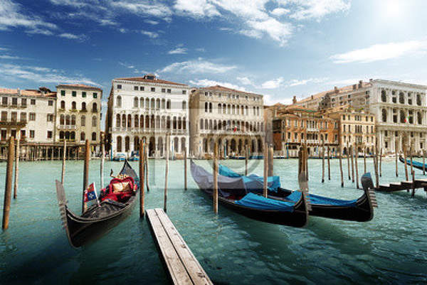 Фотообои с гондолами в Венеции (Италия) артикул 10002166