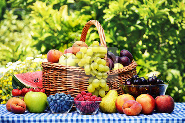 Фотообои - Изобилие фруктов на столе артикул 10003391