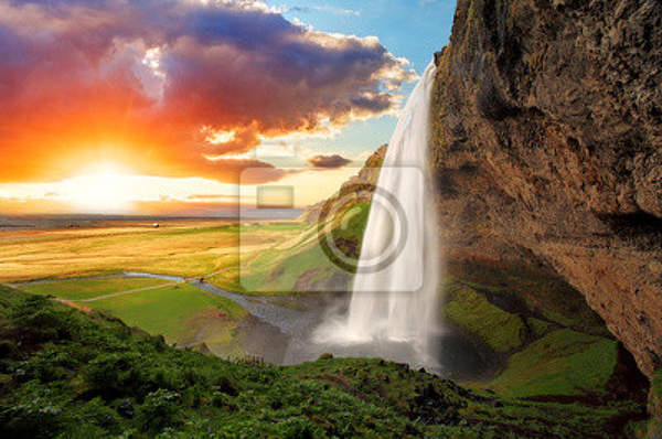 Фотообои - Водопад в Исландии на закате артикул 10003323