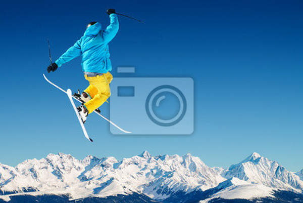 Фотообои - Лыжник в высокогорье артикул 10003687