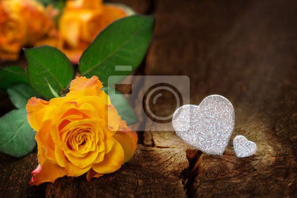Фотообои - Желтая роза и сердце артикул 10005870