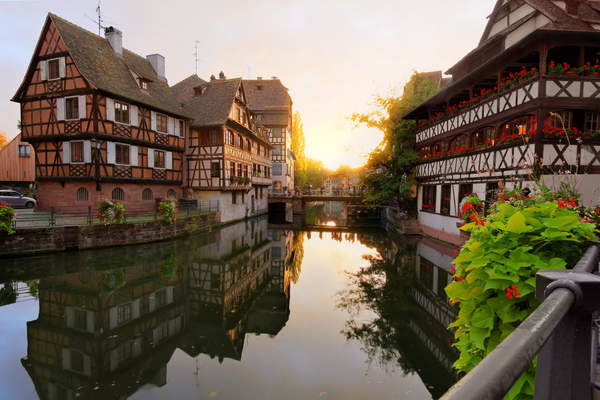 Фотообои "Канал в Страсбурге" артикул 10002469
