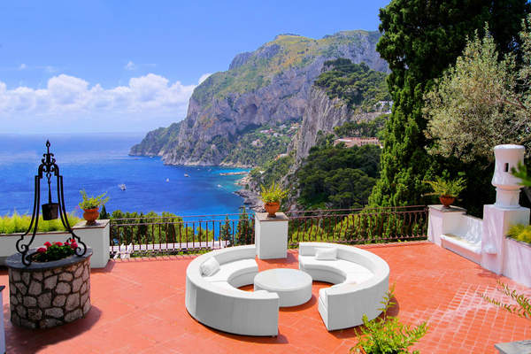Вид с роскошной террасы на острове Капри, Италия артикул 10008961