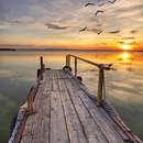 Деревянный пирс. Закат в море