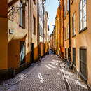 Фотообои с узкой улицей в Стокгольме