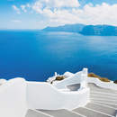 Фотообои с белой лестницей к морю